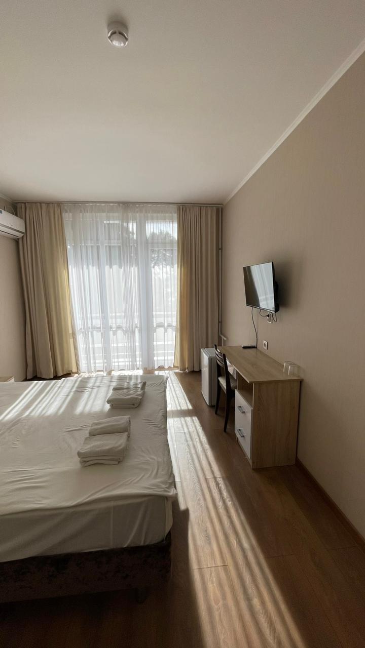 Стандартный 2-местный (с балконом, территория Солнечный берег, корпуса Солнечный, Жемчужный, Радужный, Янтарный, Лунный)