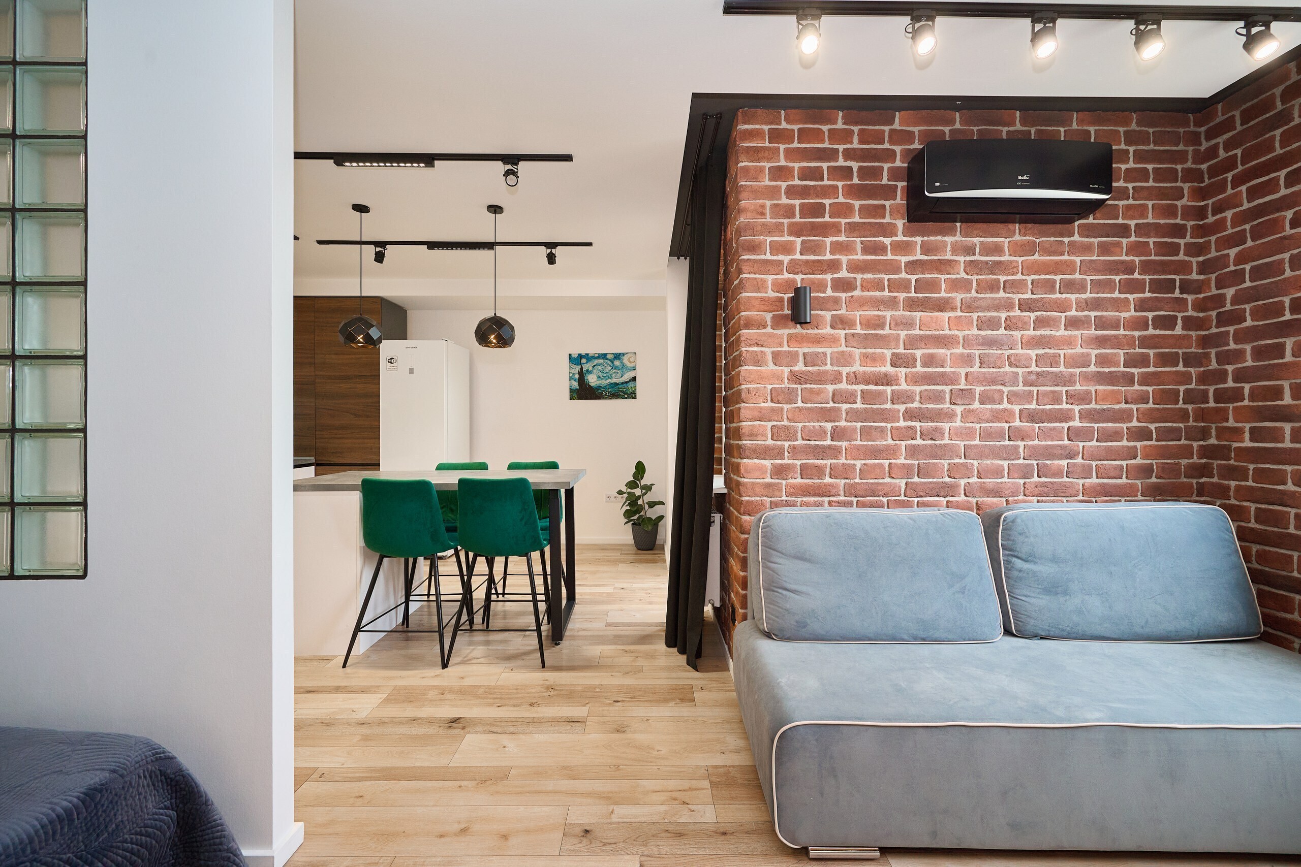 YourPlace улица им. Героя Сарабеева В.И., 9