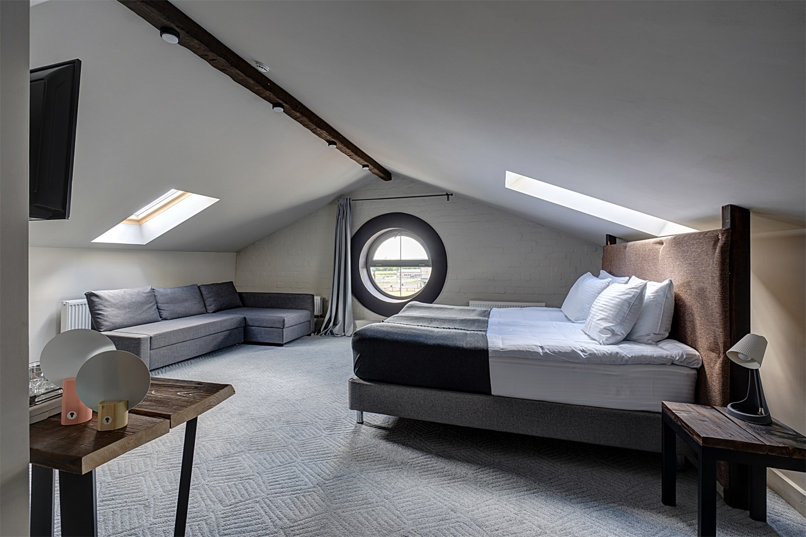 Фотография Студия 2-мест. Сентябрь