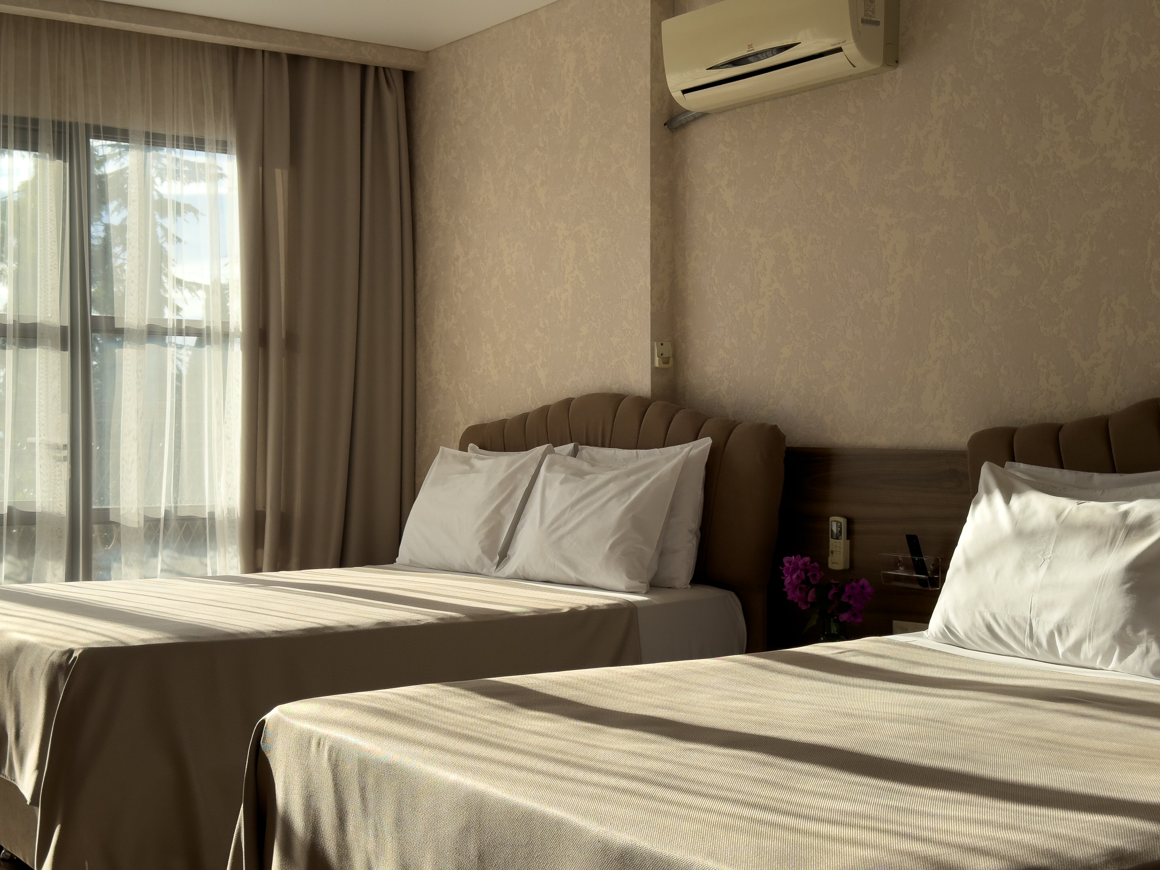 Сюит 4-местный 1-комнатный (с балконом)