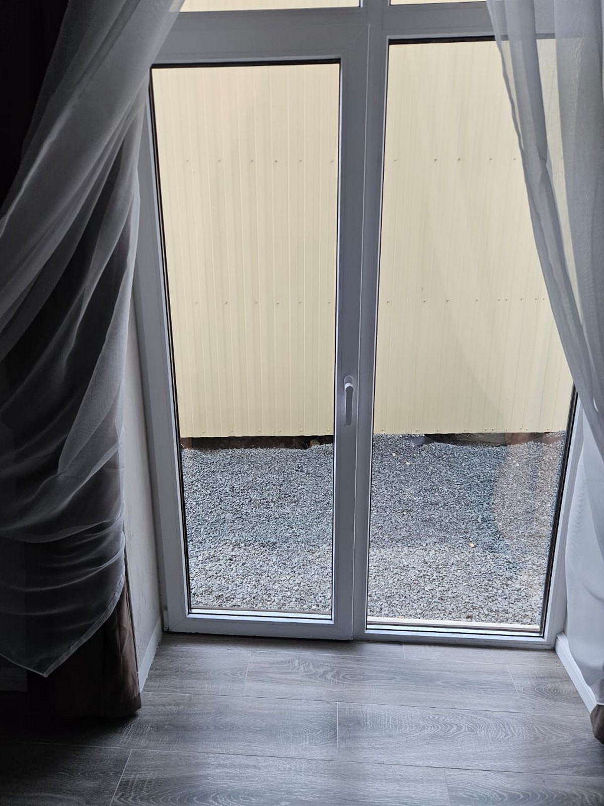 Апартаменты 4-местный 1-комнатный (с видом на двор)