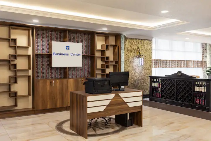 Wyndham Hotel Baku (бывш. Rich Hotel)