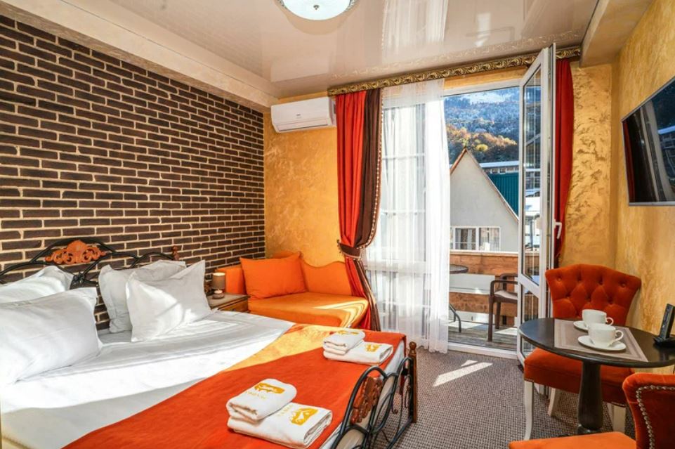 Улучшенный 2-местный 1-комнатный (с балконом)