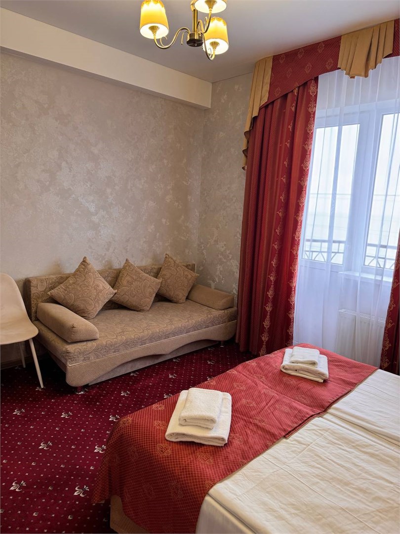 Джуниор Сьют 4-местный (с балконом и видом на море)