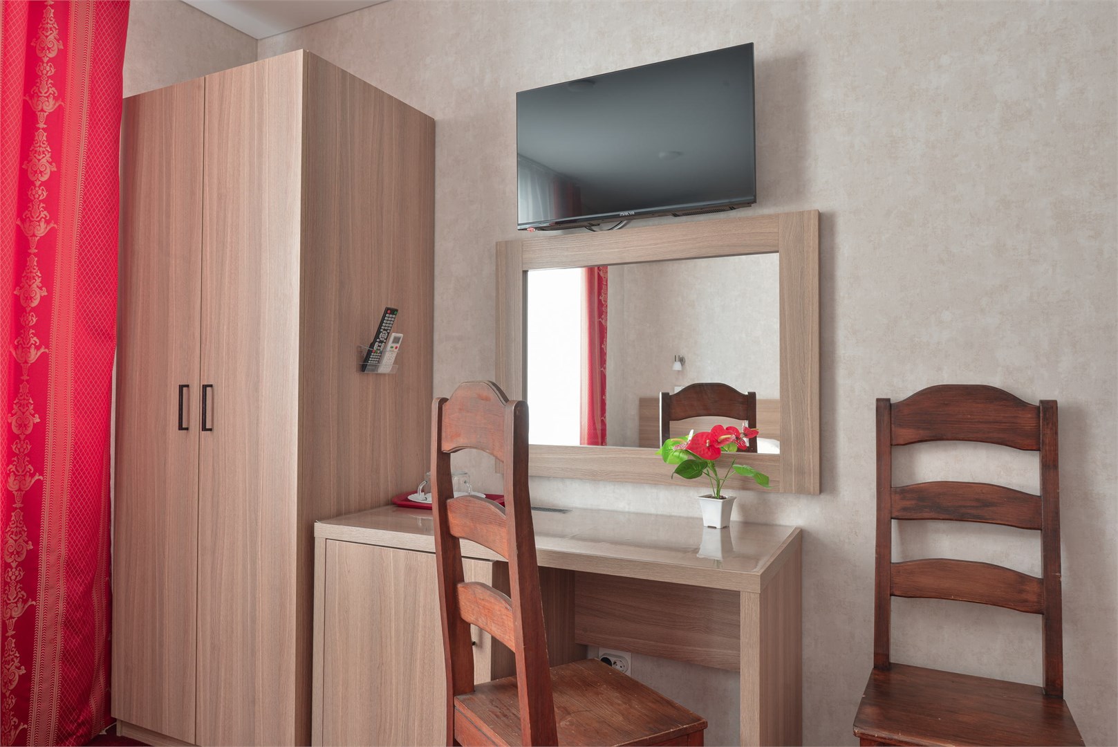 Стандартный 4-местный (с балконом, до 5 гостей)