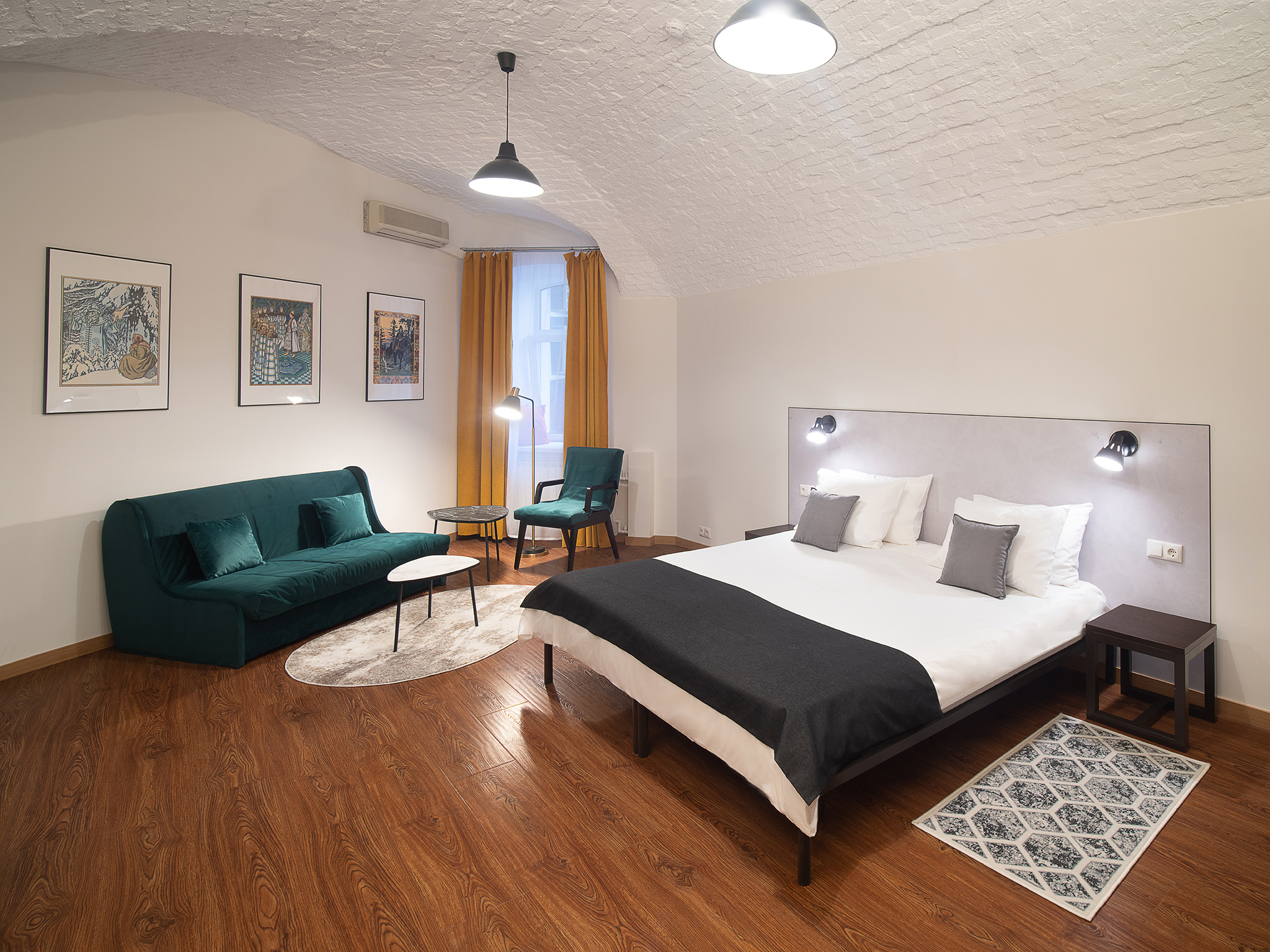 Фотография Улучшенный 2-местный DBL с кроватью King-size, диван как основное место