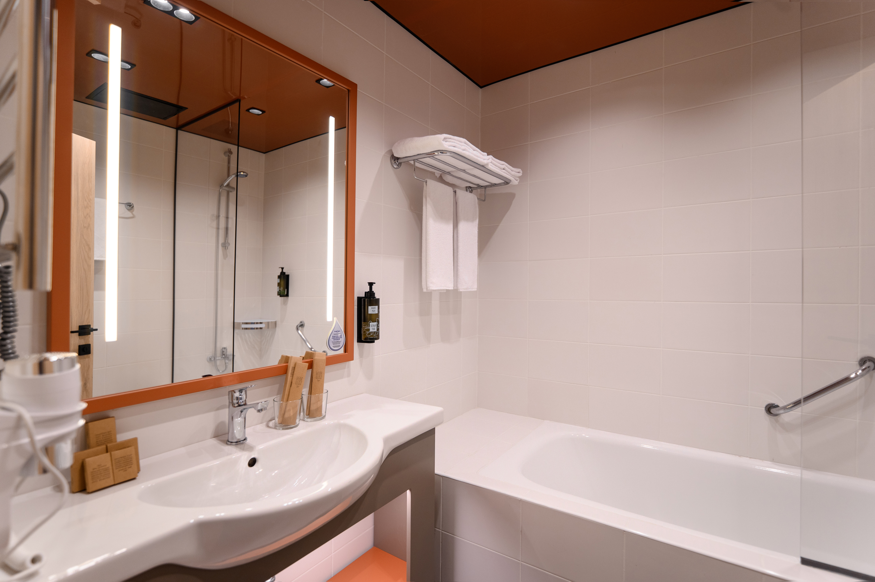 Супериор 2-местный (DBL/TWIN)