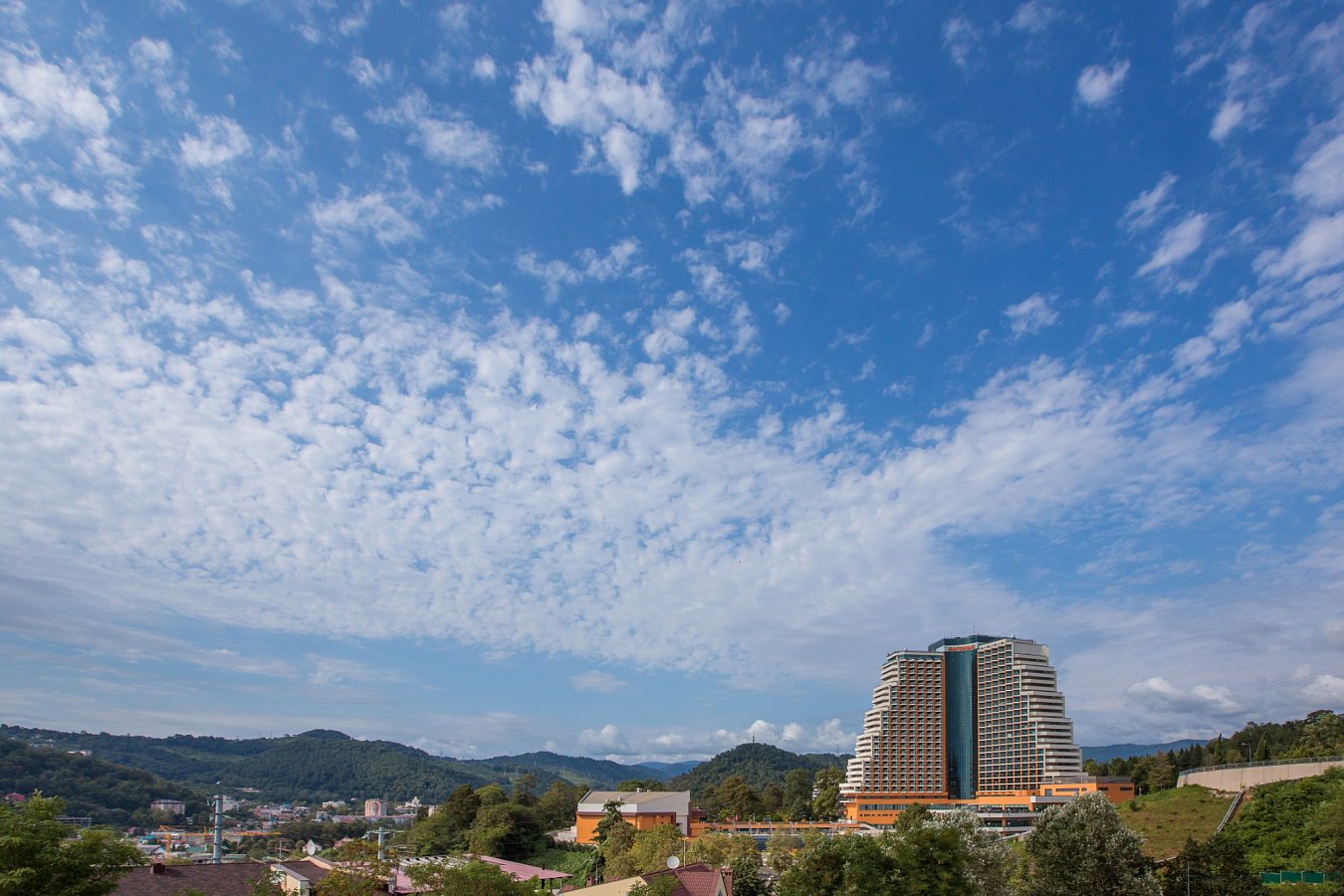 Вид на фасад