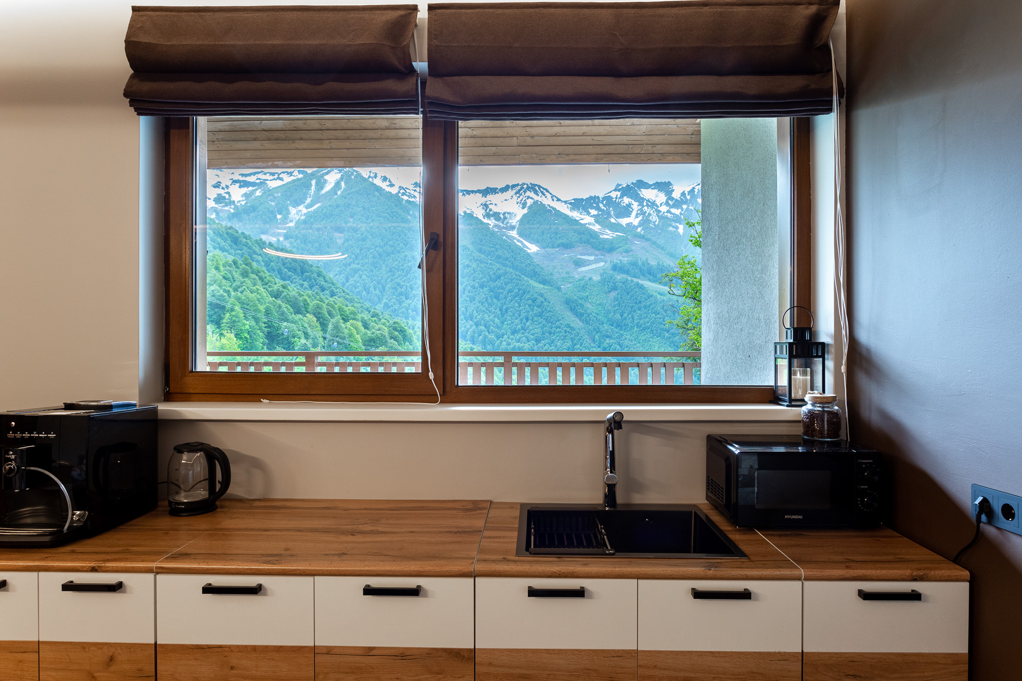 Апартаменты 8-местный 3-комнатный (с джакузи на террасе и видом на горы)