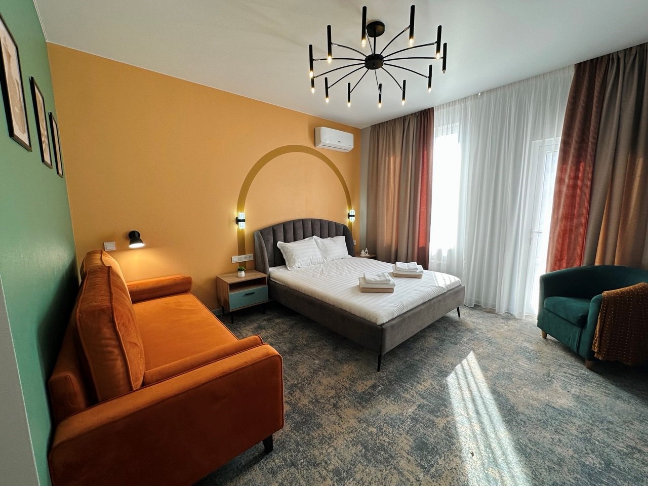 Стандартный плюс 2-местный (с балконом, вид на море)