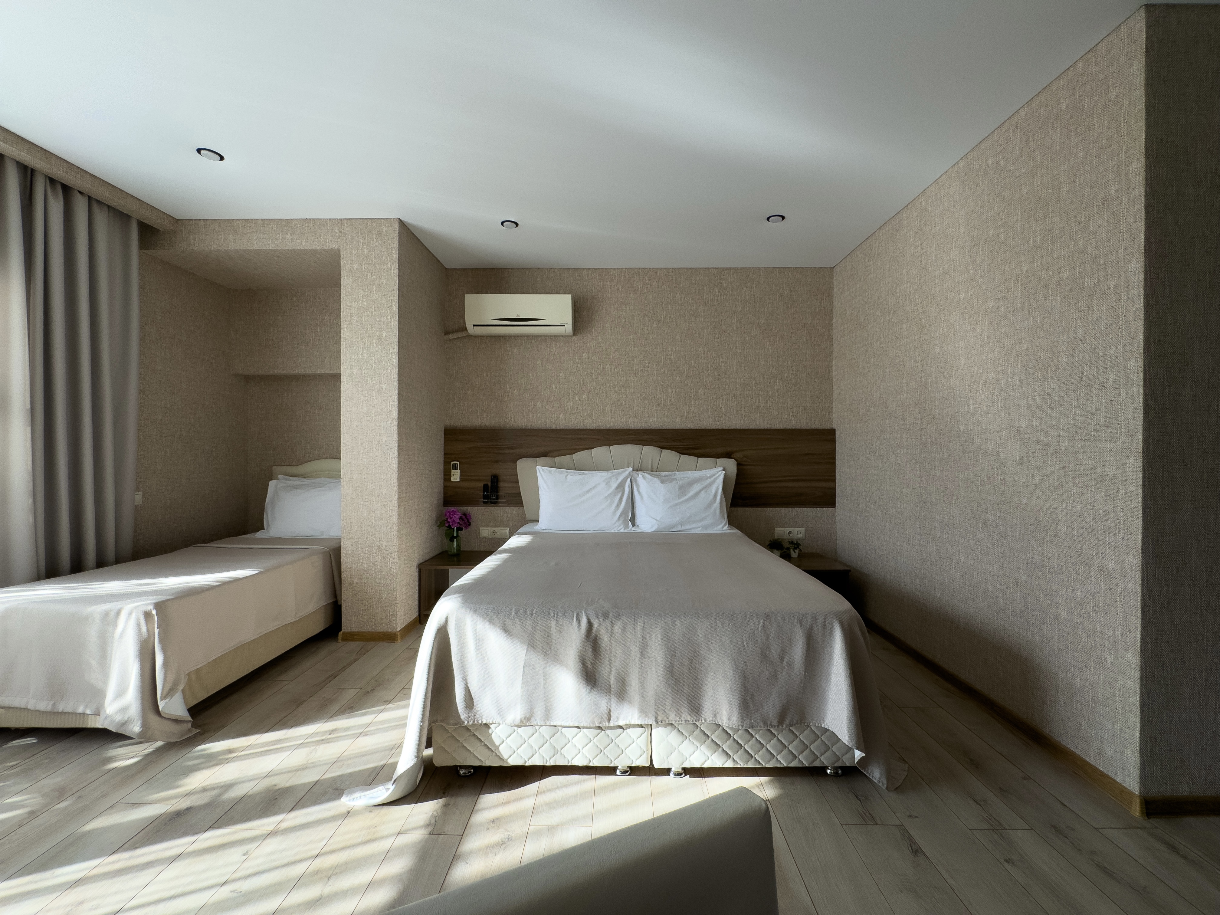 Супериор Плюс 3-местный 1-комнатный (с балконом)