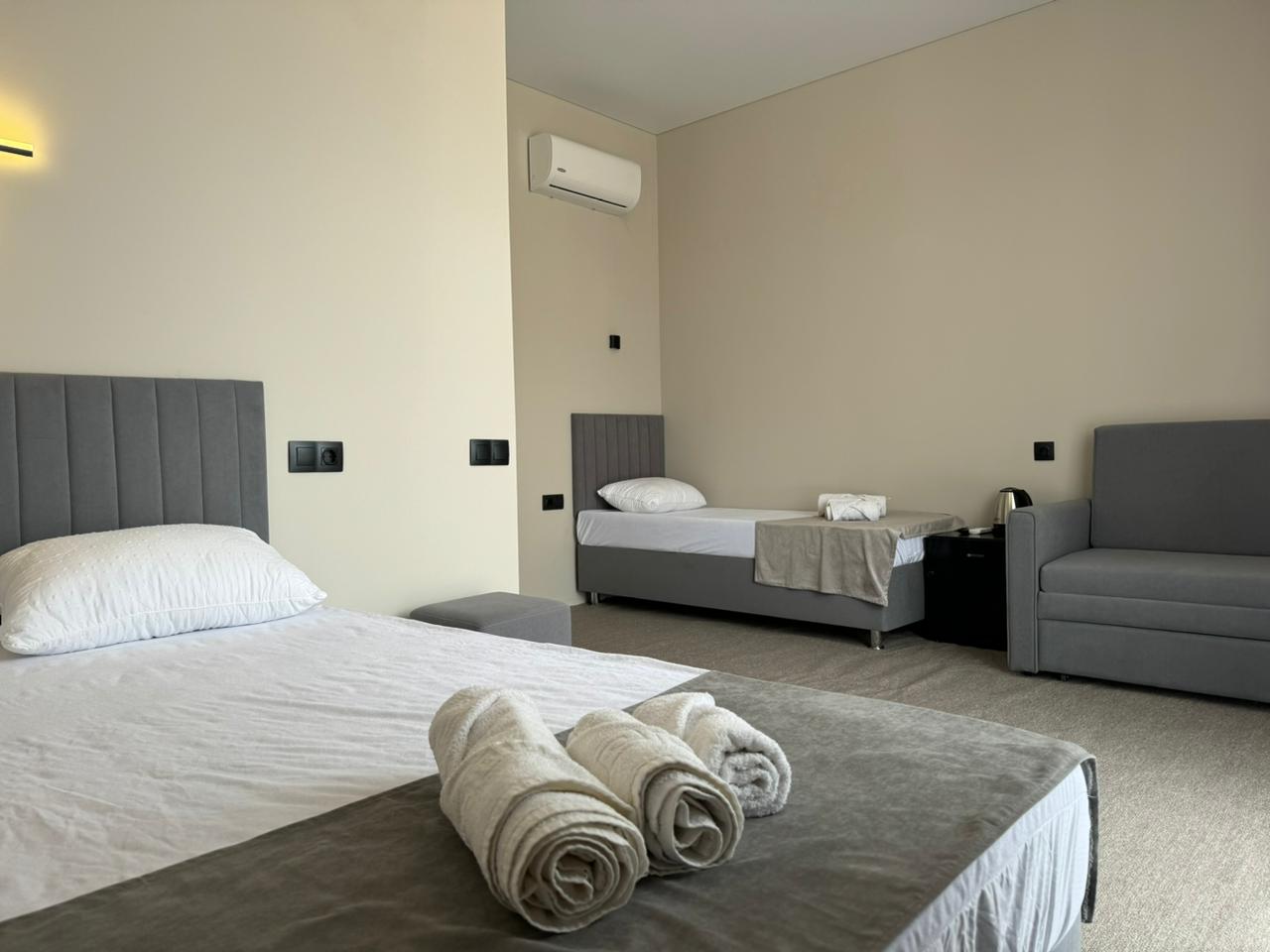 Sandro& Milanii (Алахадзы)