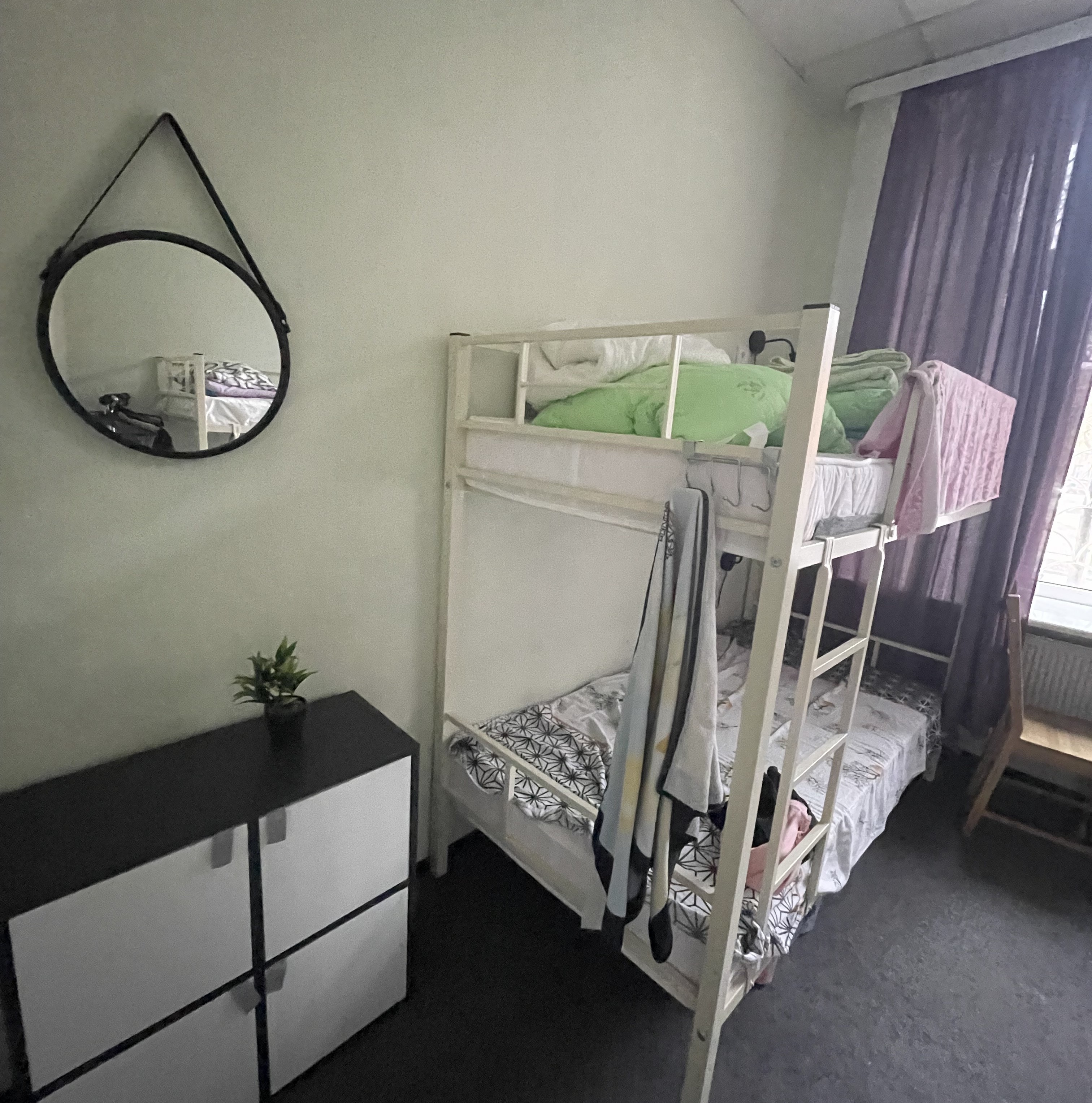 Место в 4-местном женском (№2)