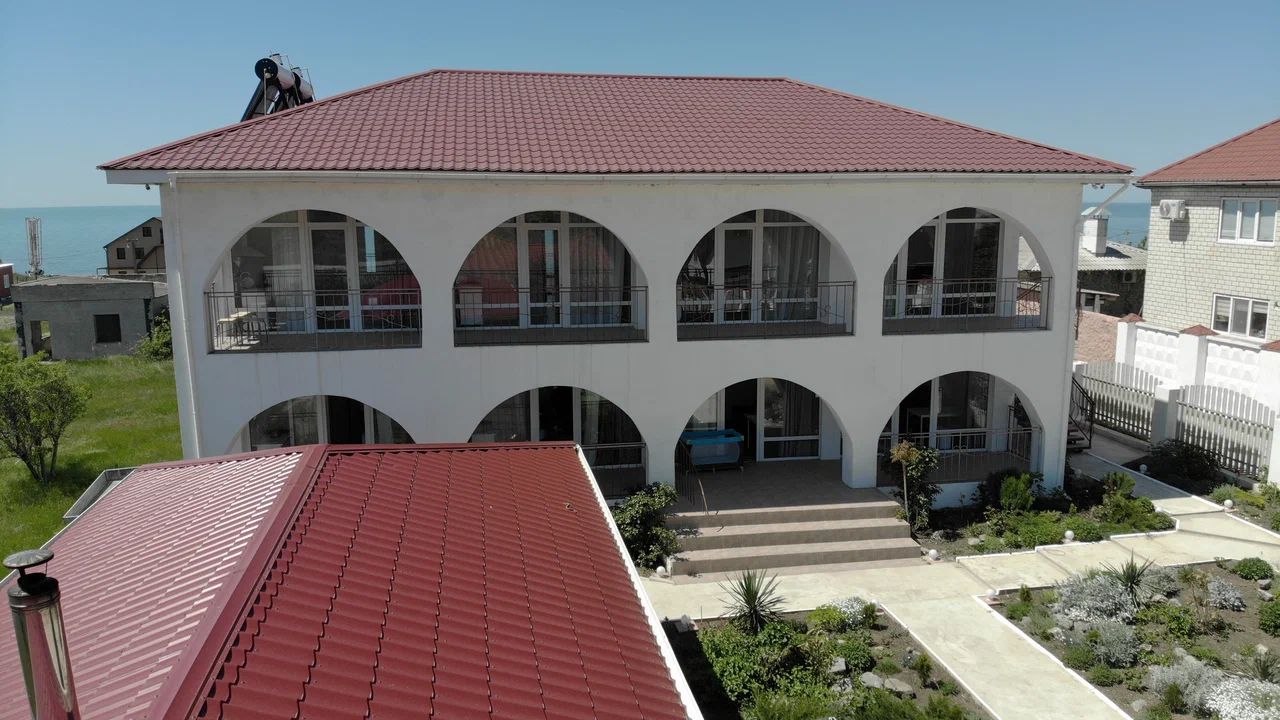 Villa White — Щёлкино, город