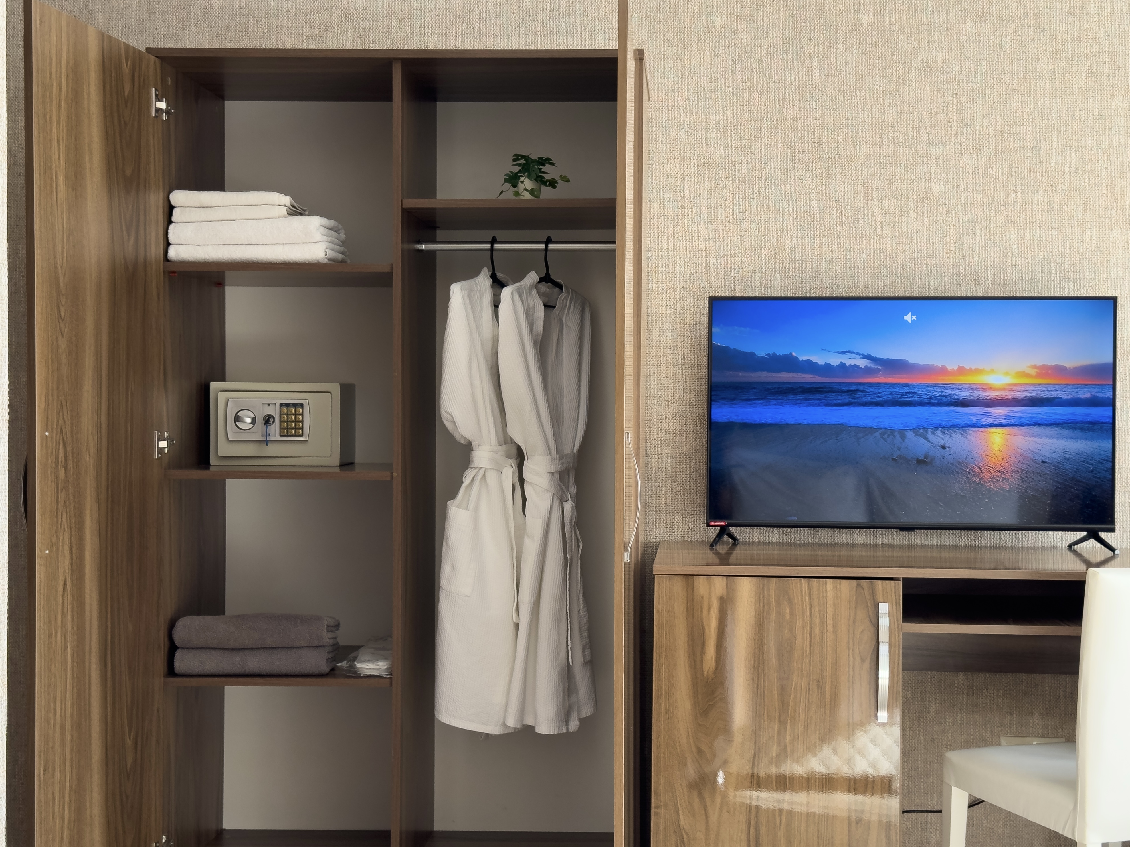 Супериор Плюс 3-местный 1-комнатный (с балконом)