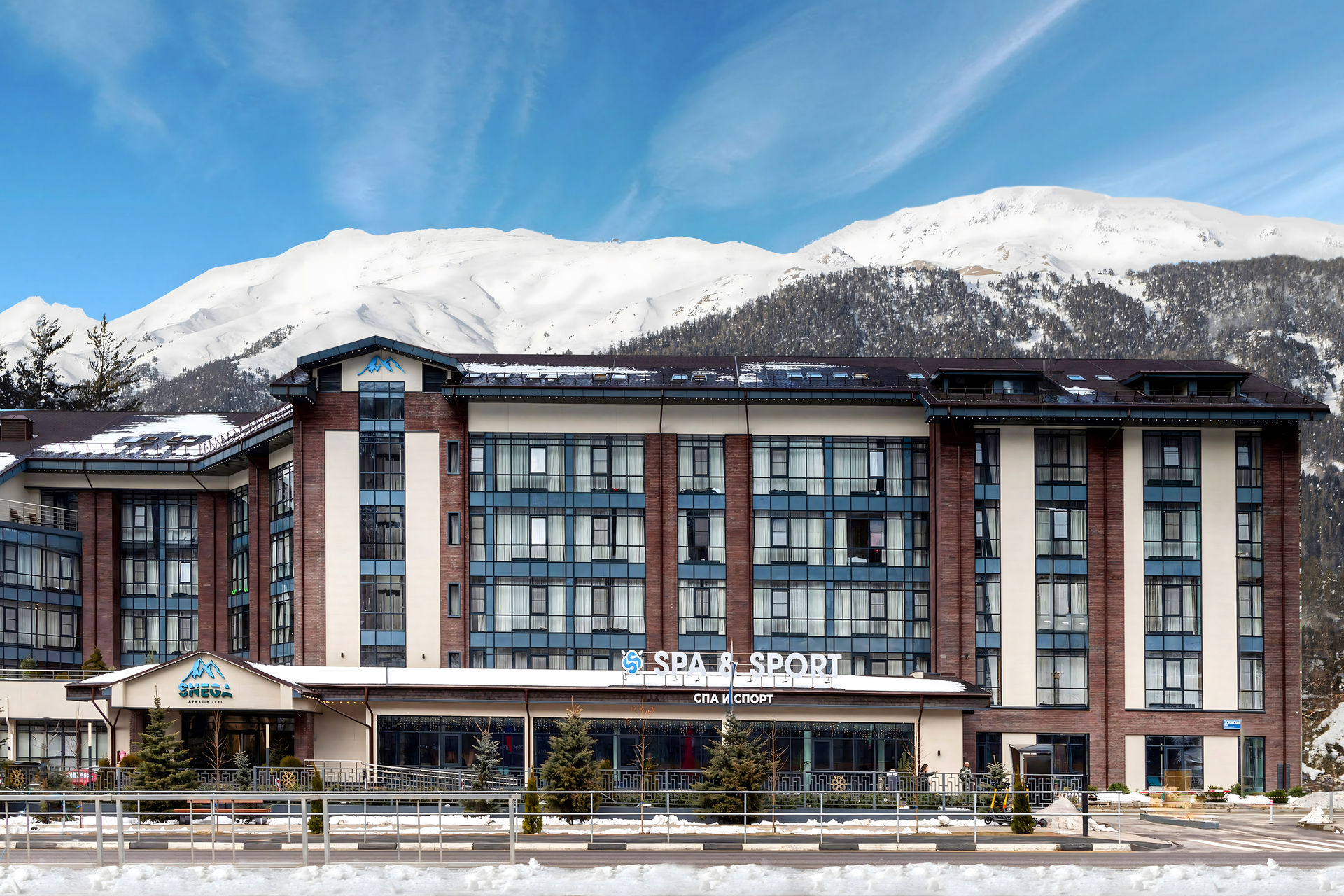 Фасад. Зима