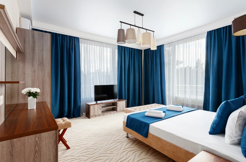 Люкс 3-местный 2-комнатный (с балконом)