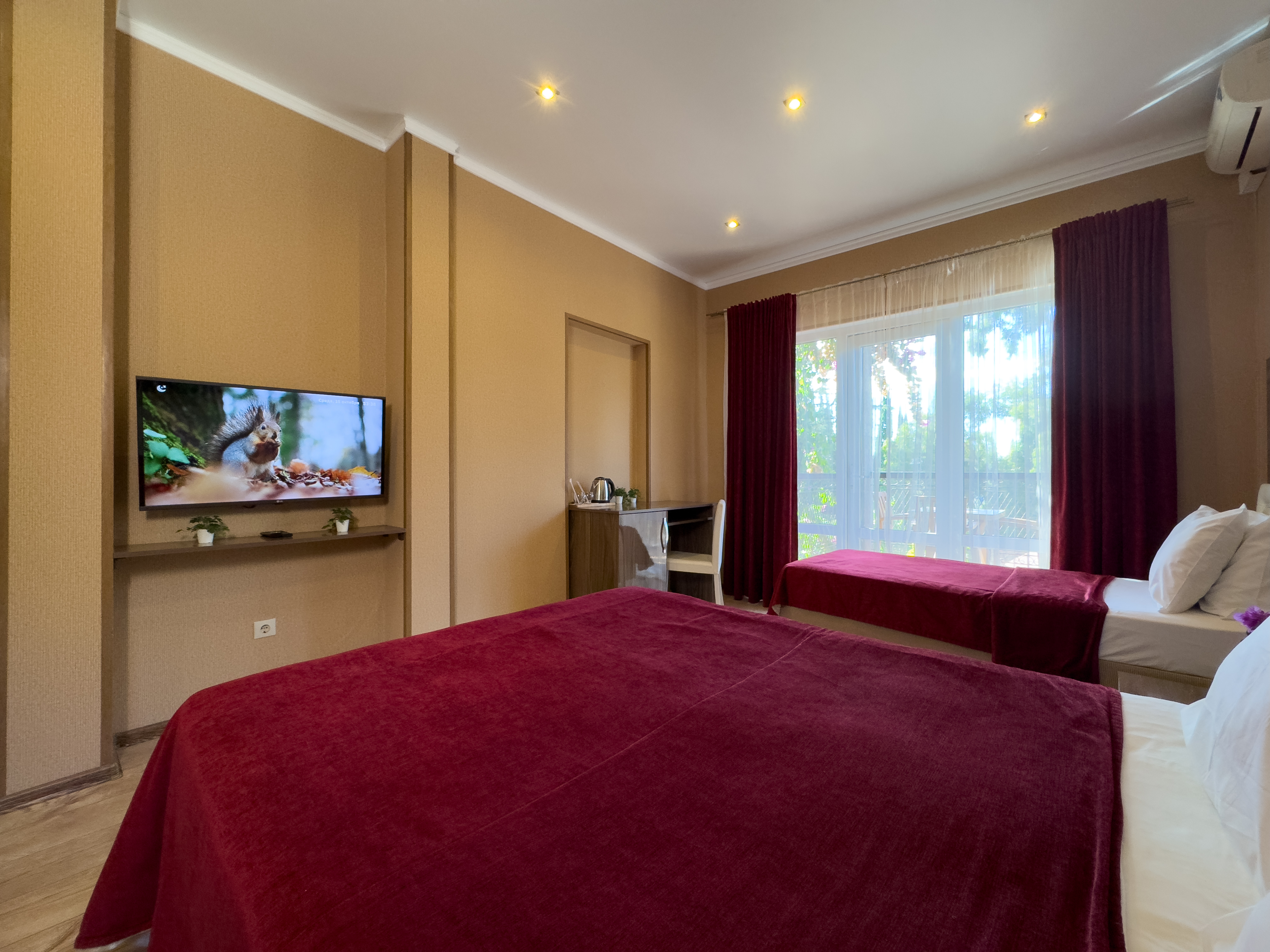 Супериор 3-местный 1-комнатный (с балконом)