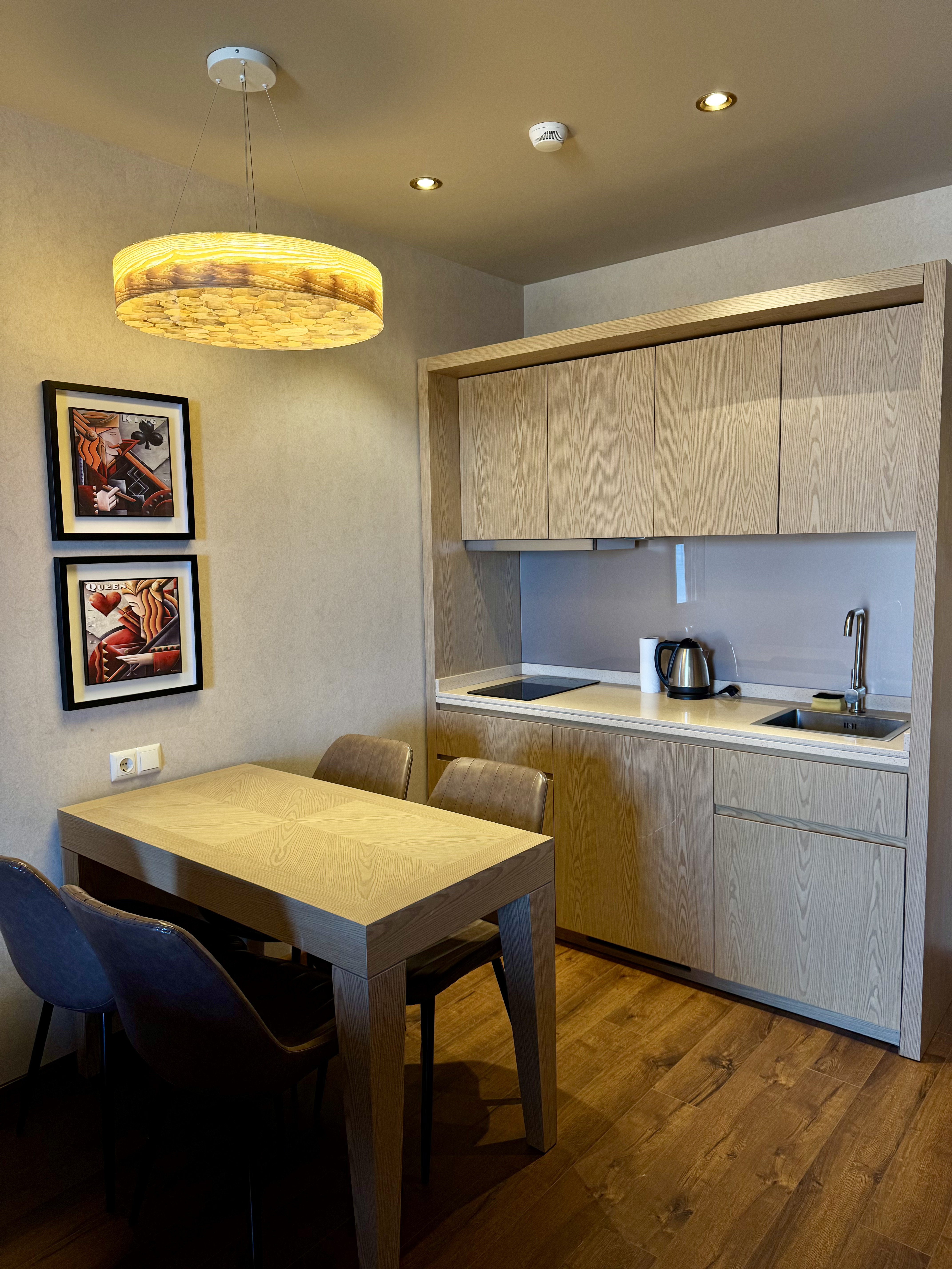 Dreamland Apartments