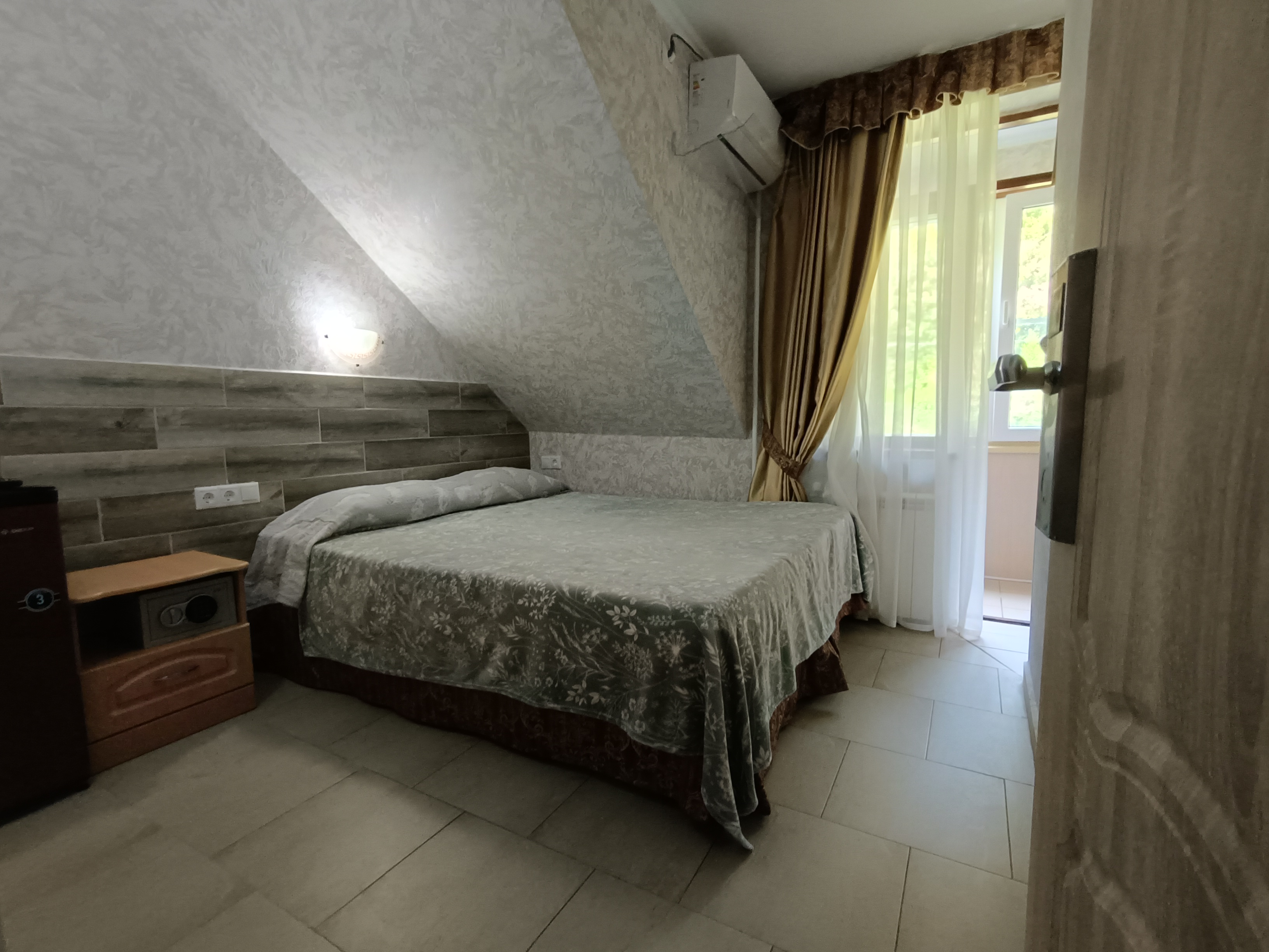 Номер Малый 2-местный 1-комнатный (с лоджией)