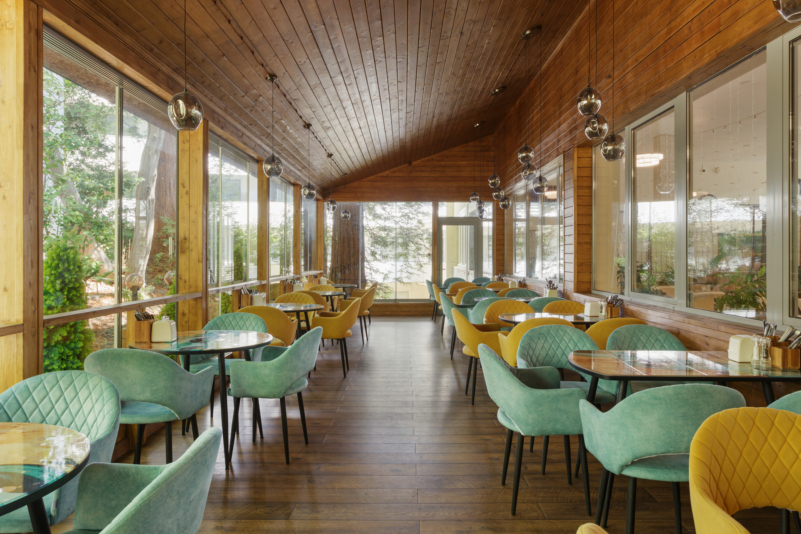 38Закрытая веранда ресторан Актер