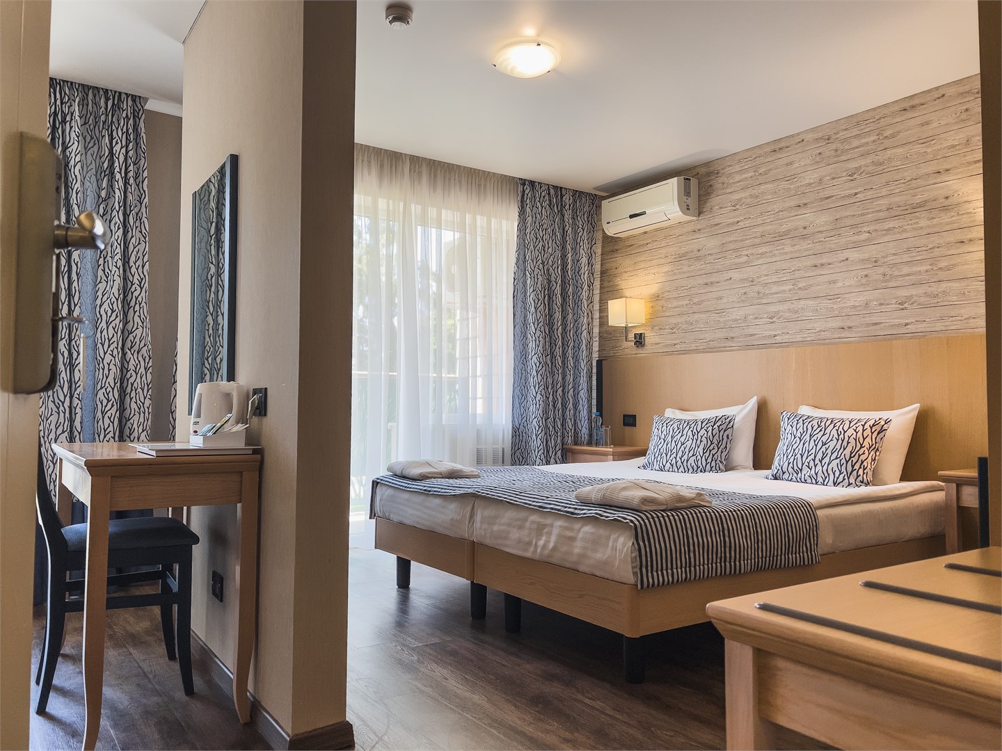 Делюкс 2-местный 1-комнатный (без балкона)