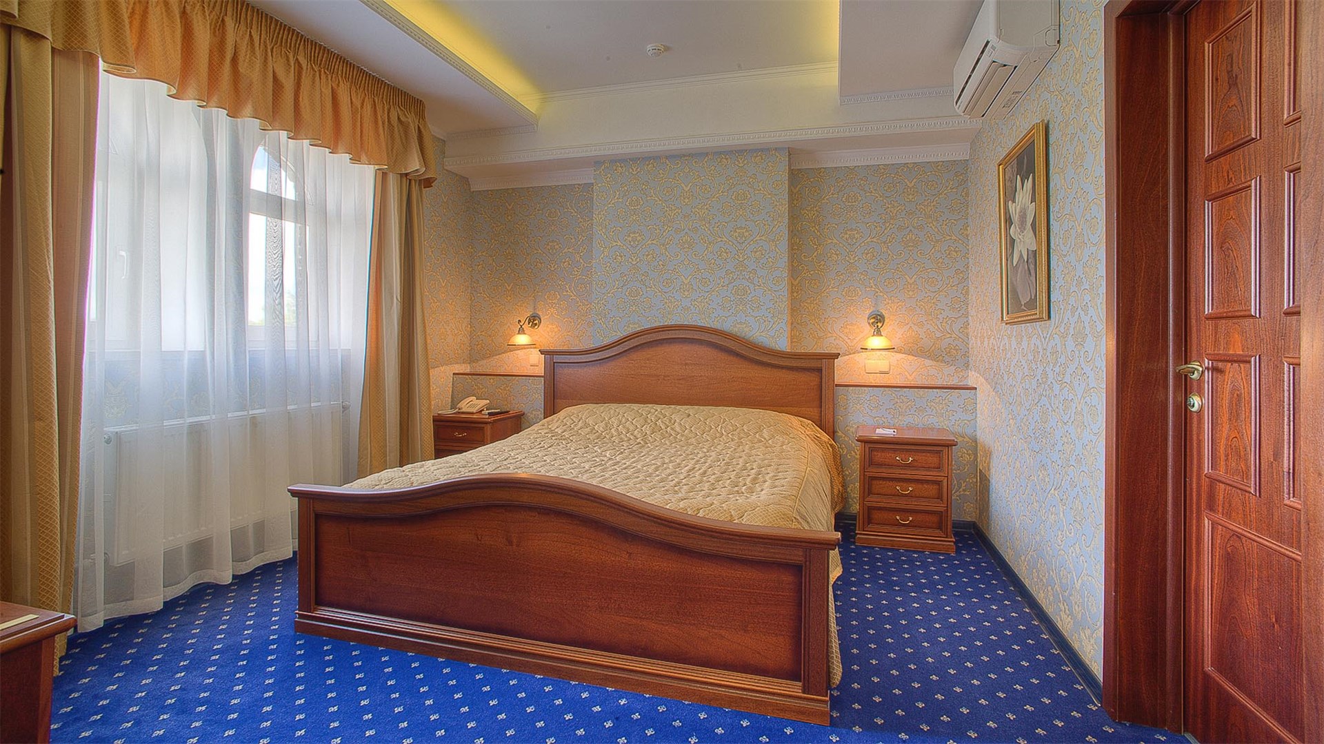 Фотография Полулюкс 2-местный с ванной