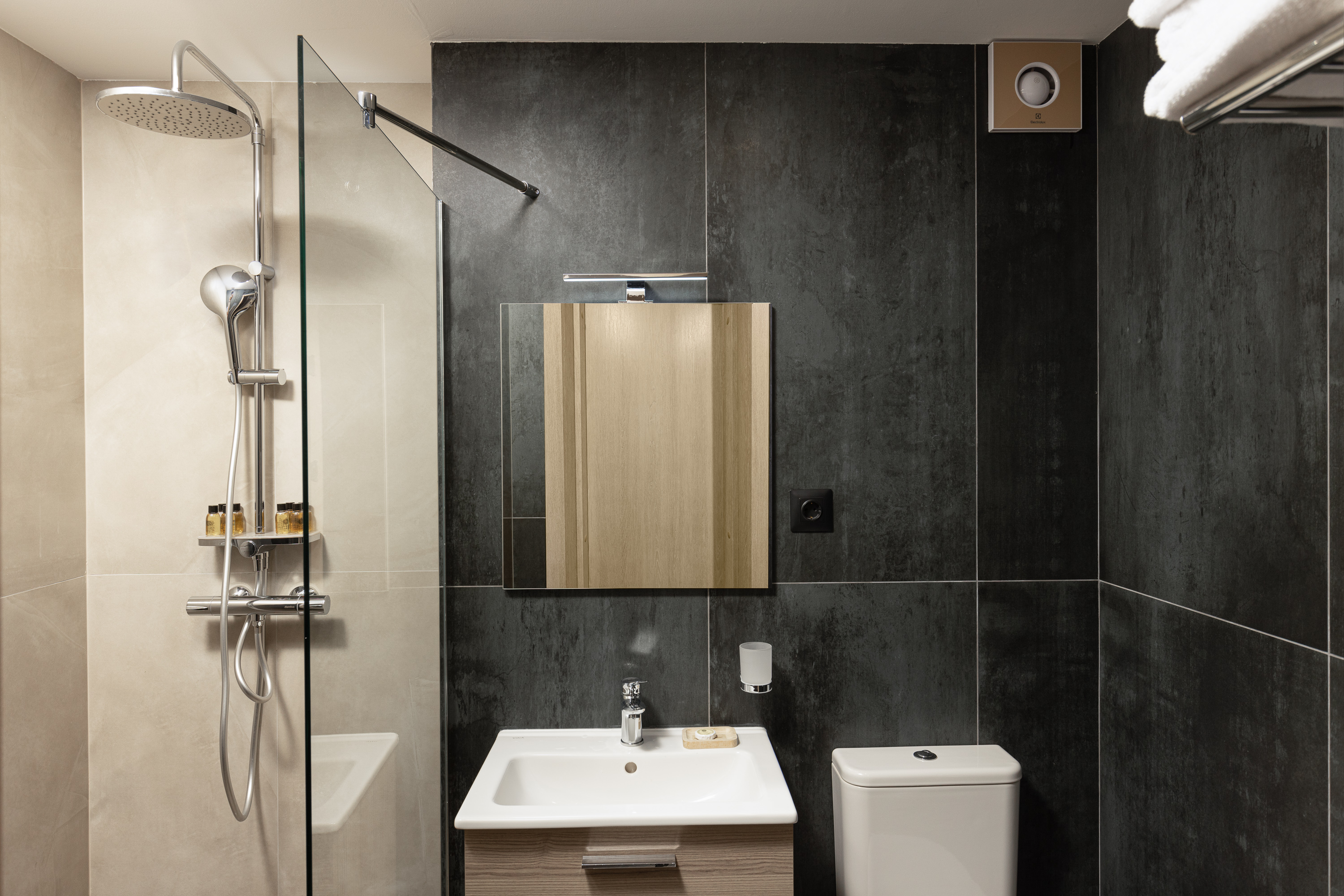 Suite 2-местный 2-комнатный (2 корпус)