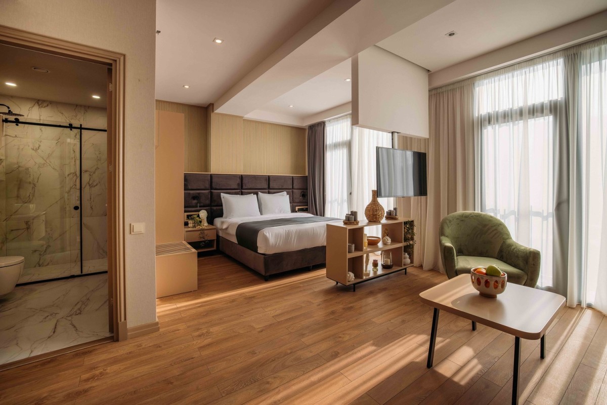 Monday Hotel