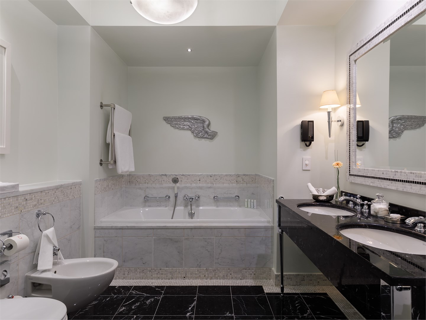 Люкс 2-местный 2-комнатный (Амбассадор)