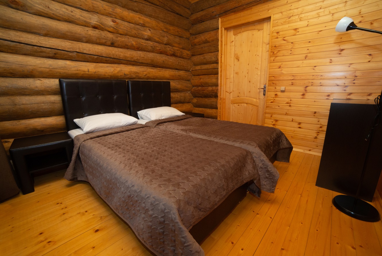 Люкс 4-местный 3-комнатный (2-этажный)