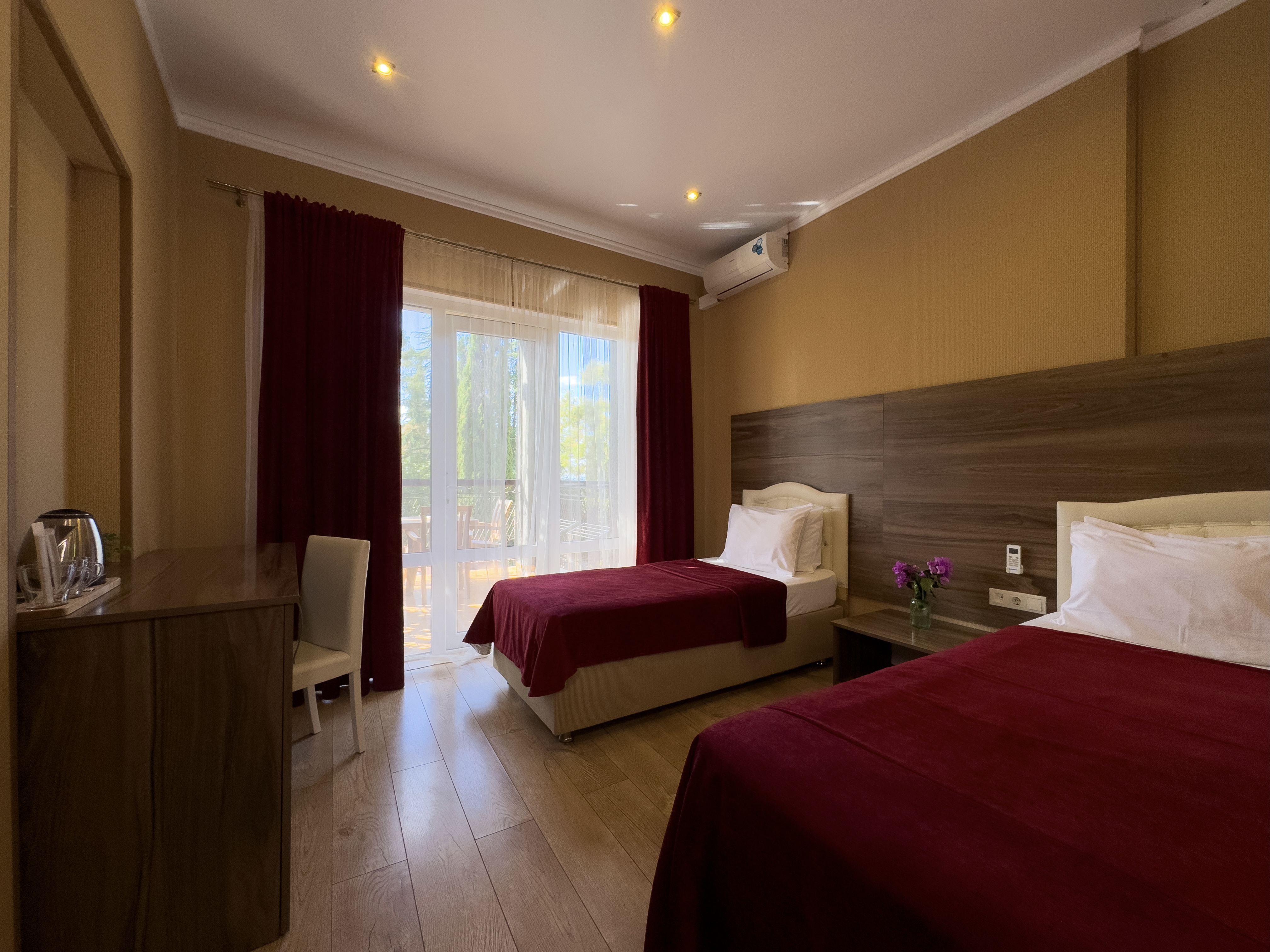 Супериор 3-местный 1-комнатный (с балконом)