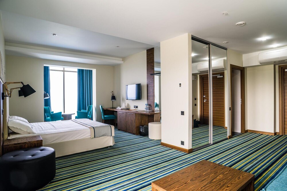 Hidens Hotel 4* (Небуг)