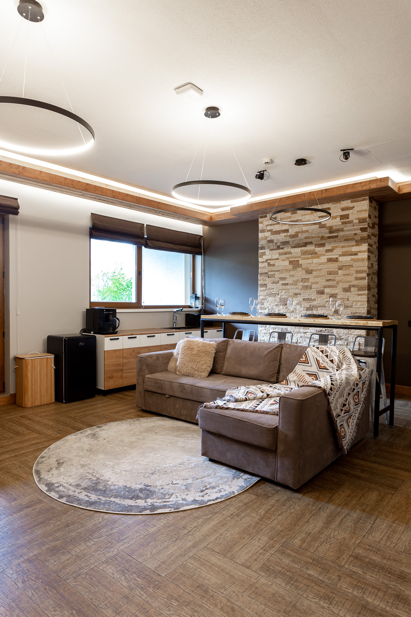 Апартаменты 8-местный 3-комнатный (с джакузи на террасе и видом на горы)