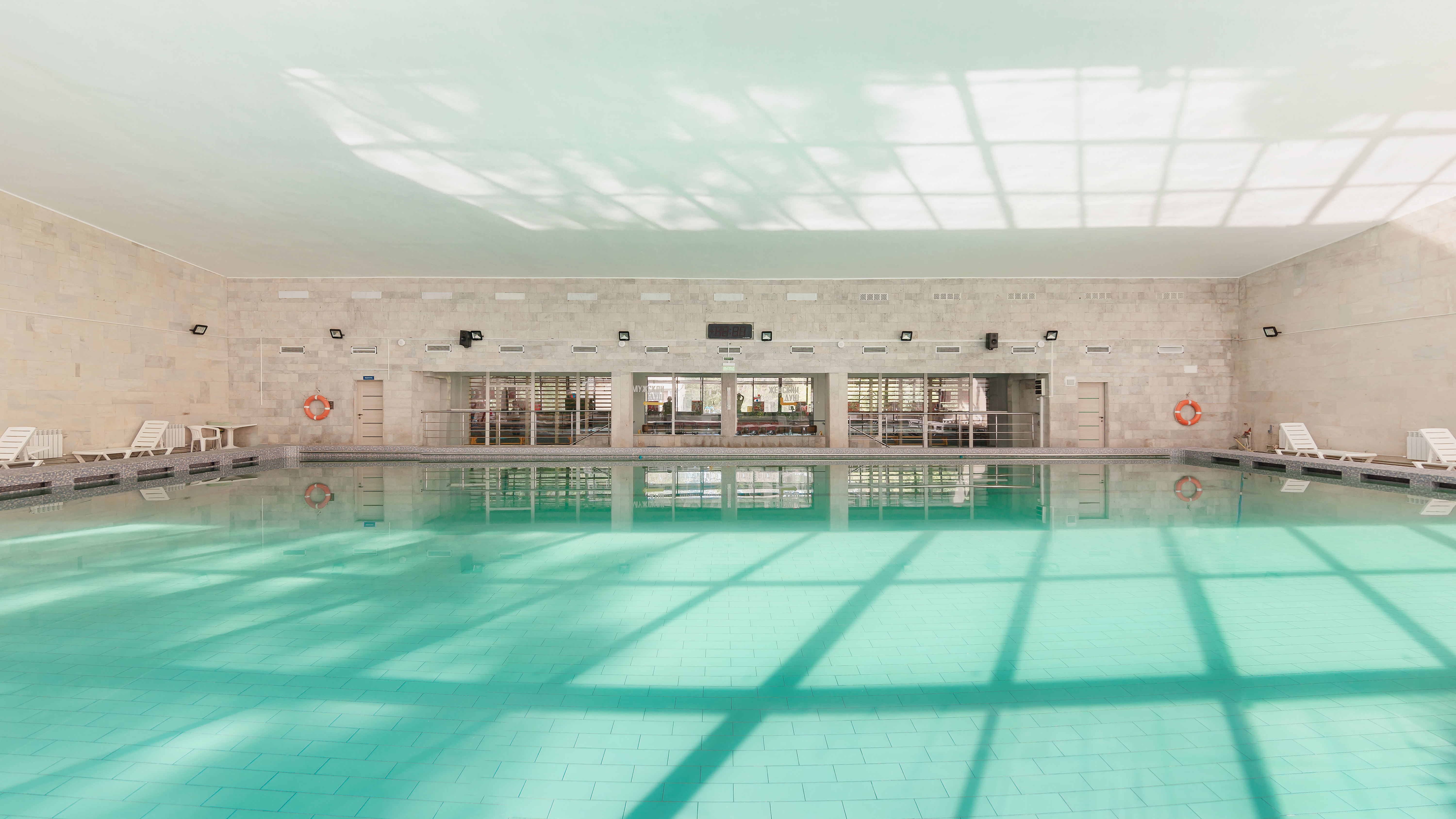 2Бассейн с морской водой