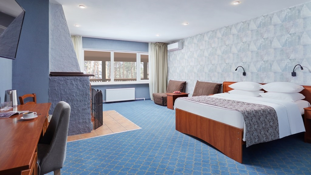 Номер 4-мест 1-к. с кам. к.1-4 в отеле COUNTRY RESORT