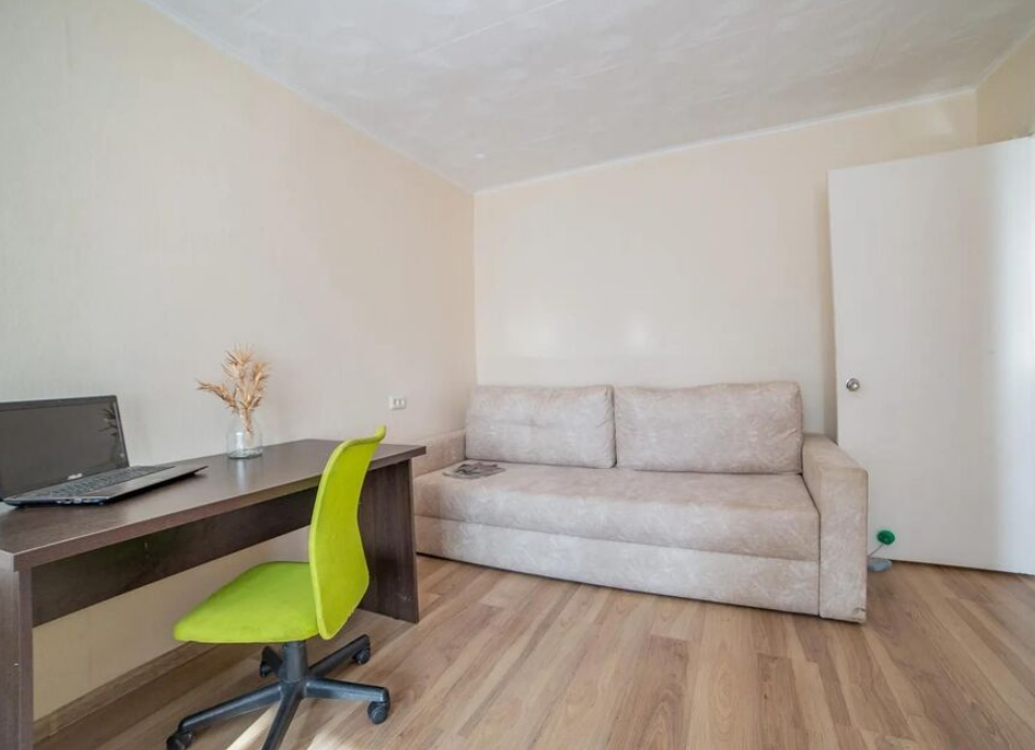 Европа-центр ул. Екатеринбург, Надеждинская улица, 20